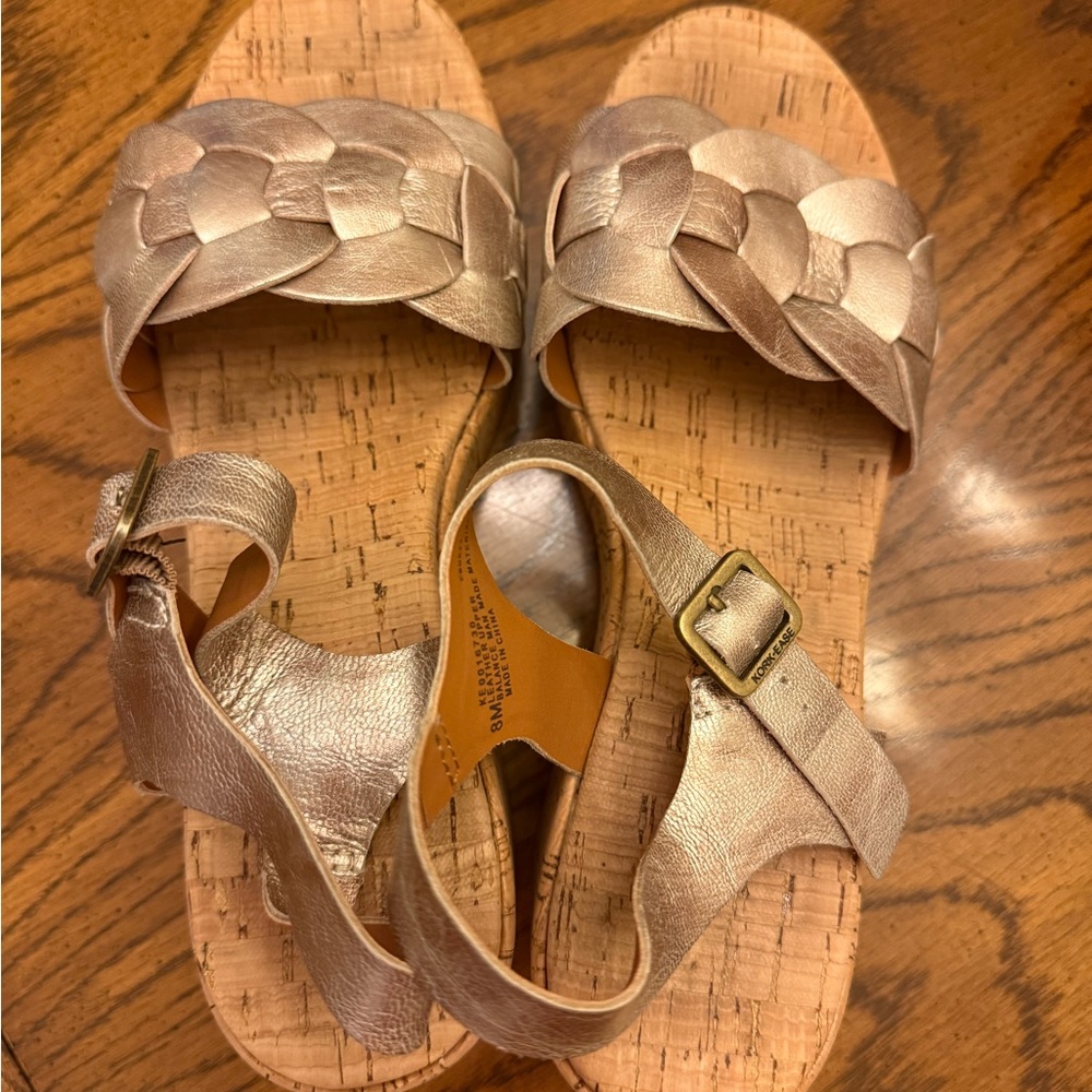 Korkease EUC Women's Sandals in Metallic Gold